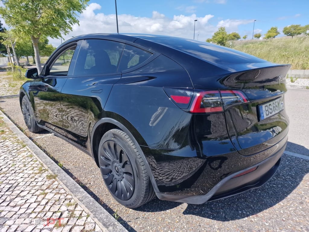 Tesla Model Y RWD