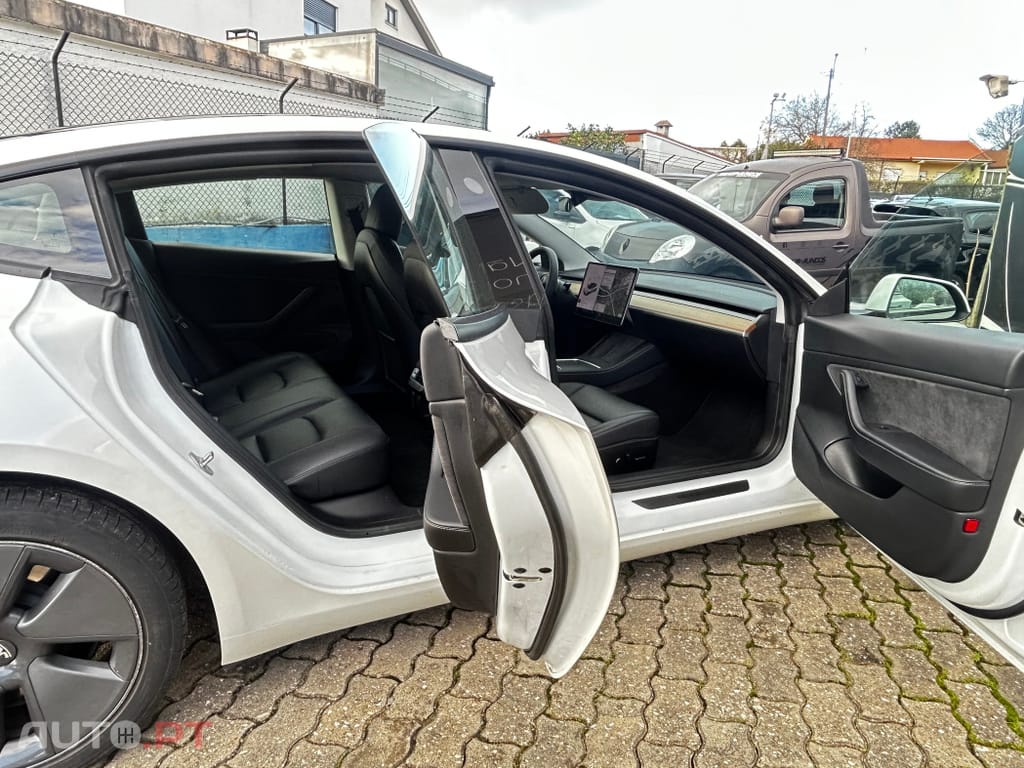 Tesla Model 3 Long-Range Dual Motor AWD