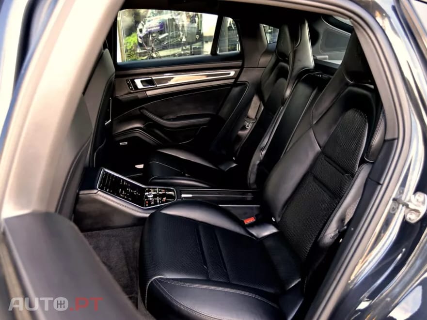 Porsche Panamera 4 E-Hybrid