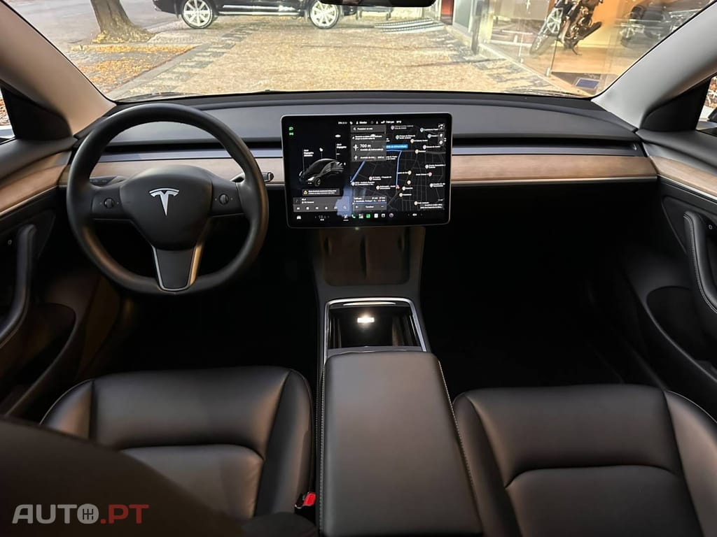 Tesla Model 3 Tração Traseira