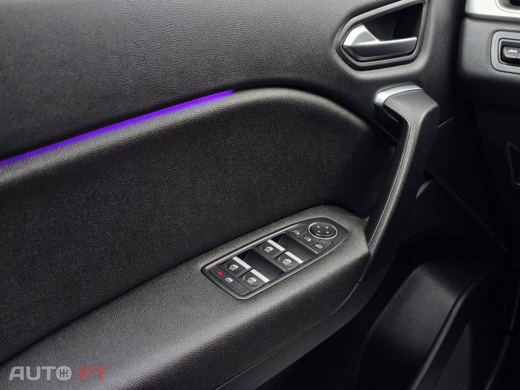 Renault Captur 1.6 E-Tech Plug-In Intens