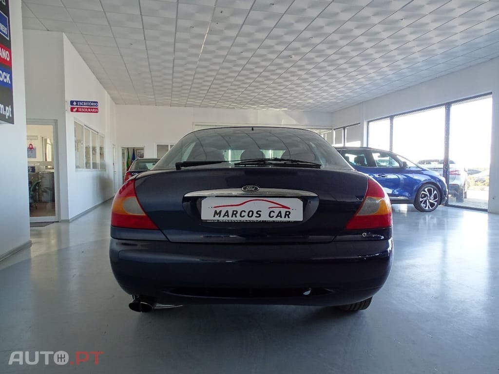 Ford Mondeo 1.8 TD Ghia