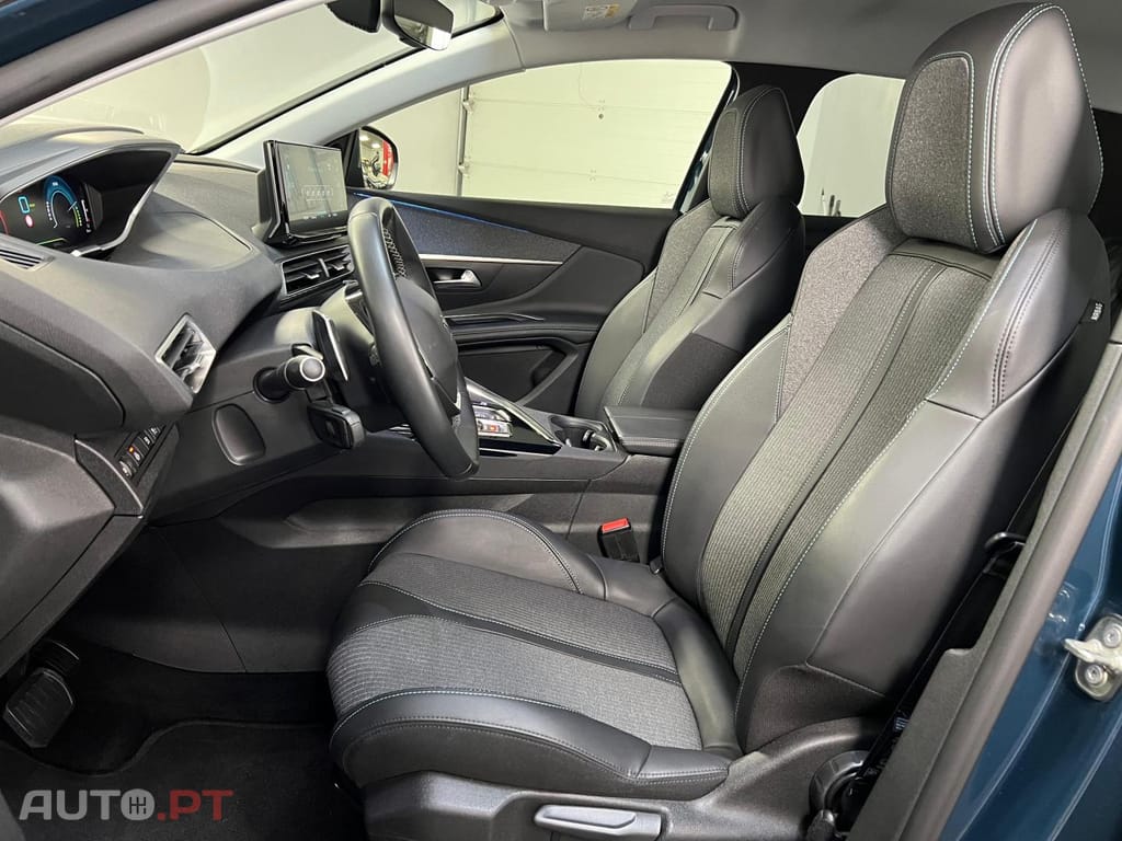 Peugeot 3008 Allure HYBRID 225cv e-EAT8