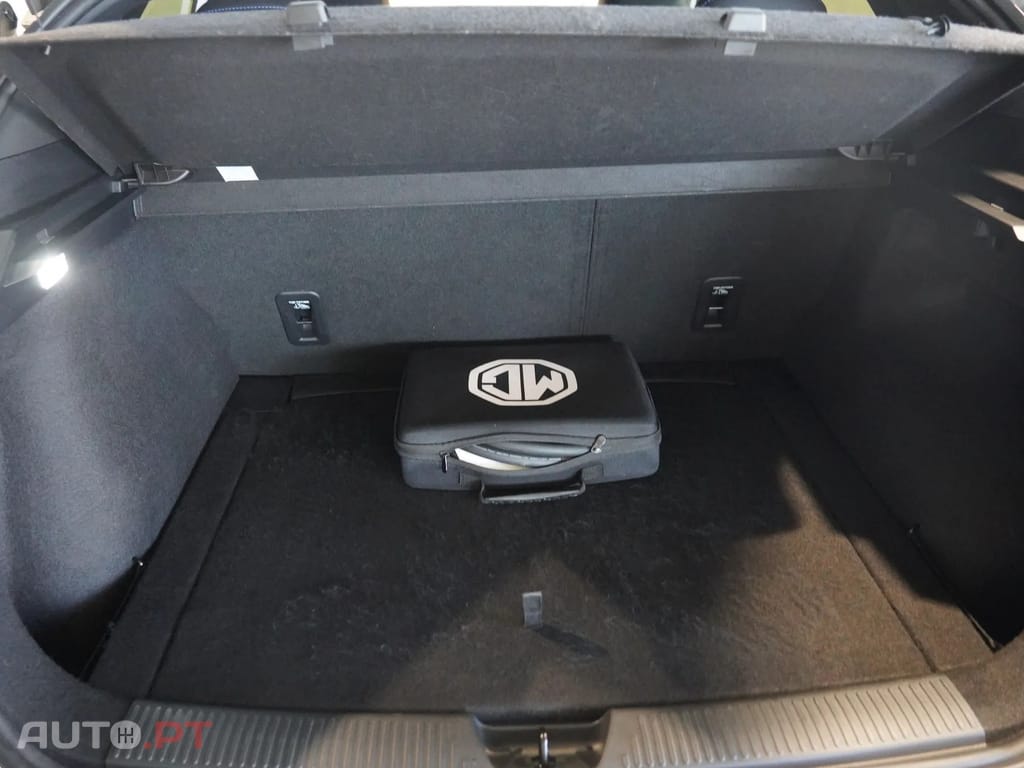 MG MG4 64 kWh Luxury