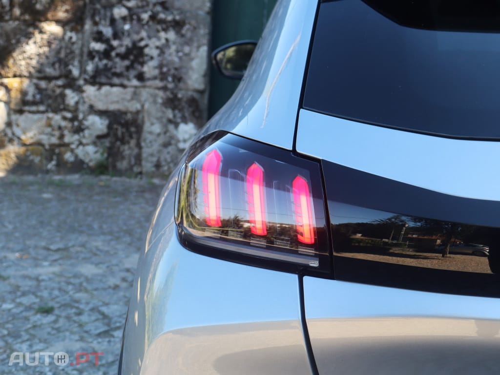 Peugeot E-208 50 kWh Allure