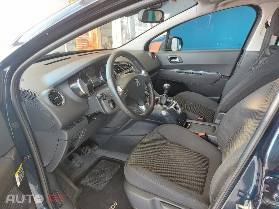 Peugeot 5008 1.6 BlueHDi Style