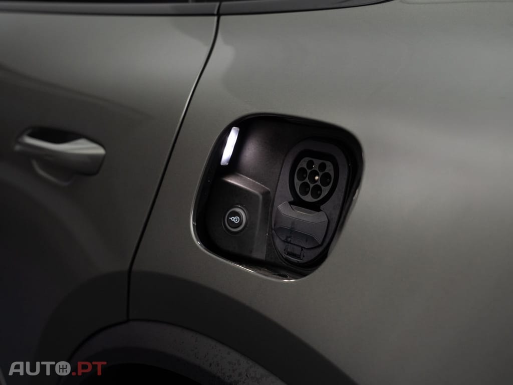 Porsche Macan Electric 4
