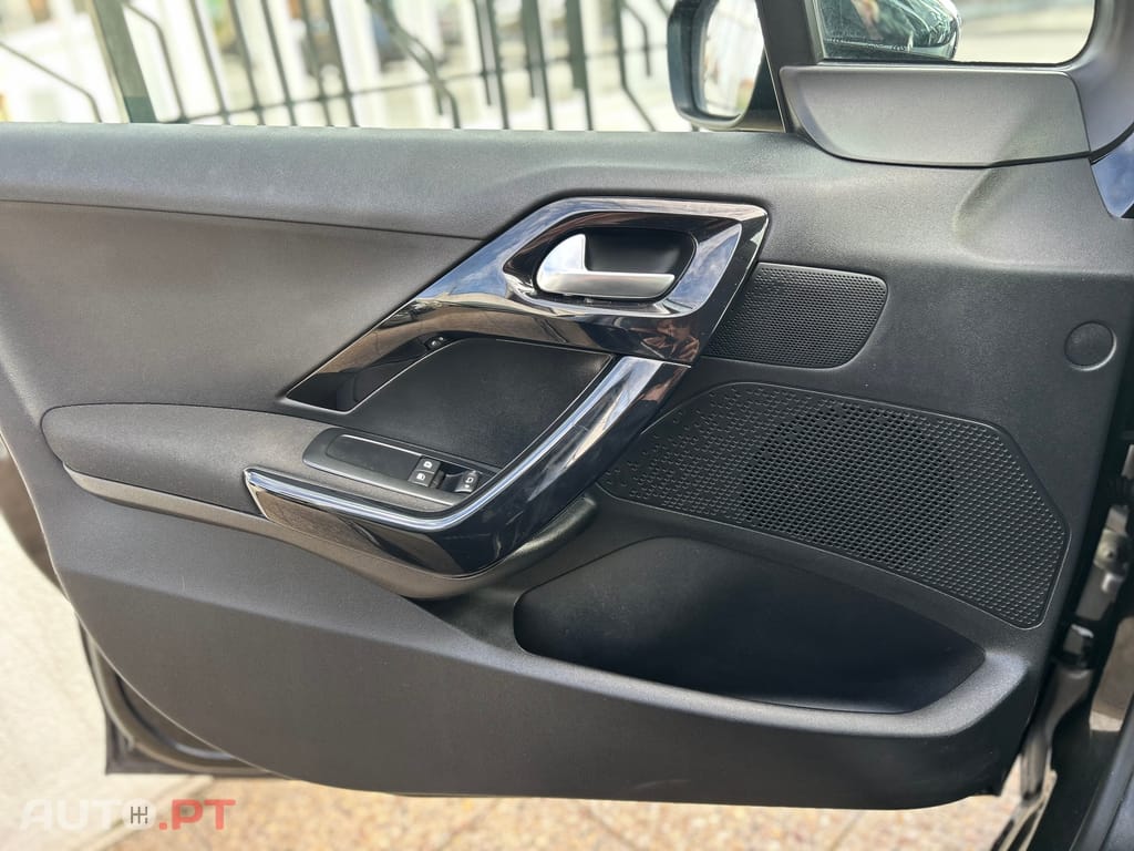 Peugeot 208 1.6 BlueHDi Style