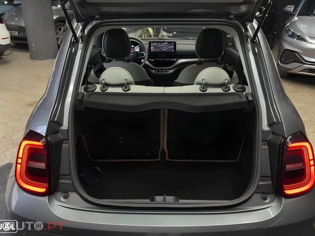 Fiat 500e La Prima