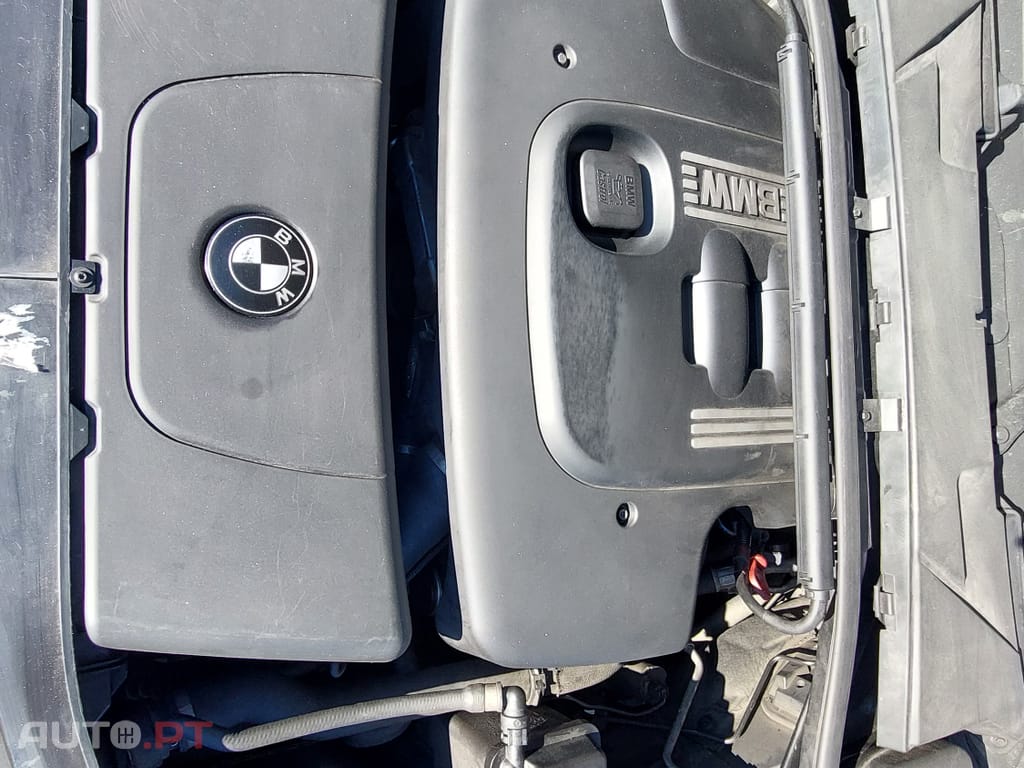 BMW 320 BMW 320D Touring | Nacional | tecto panorâmico | automático | IUC 50