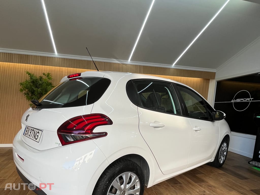 Peugeot 208 Peugeot 208 Hdi Pack Premium 100cv