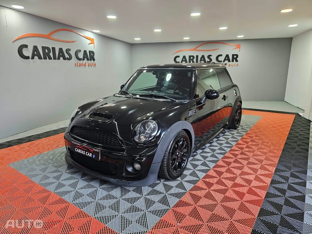 MINI Cooper S John Cooper Works