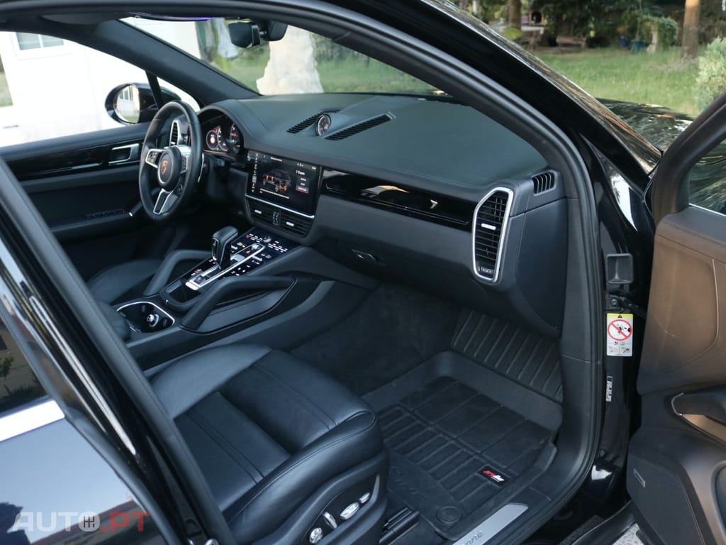 Porsche Cayenne E-Hybrid Platinum Edition