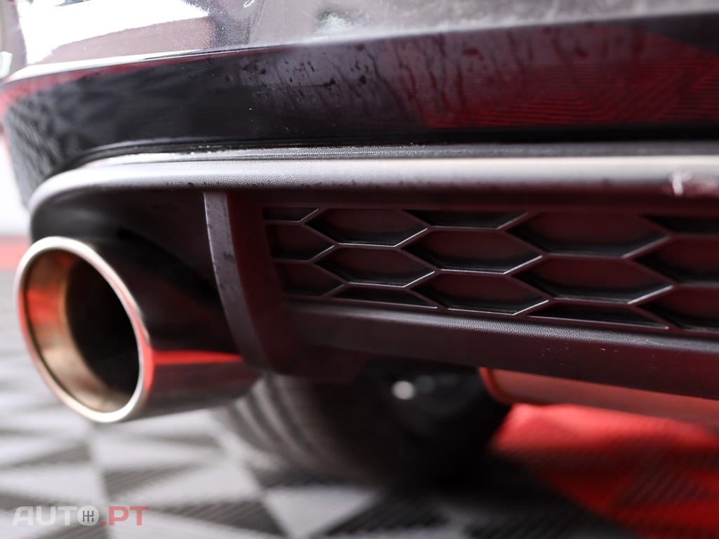 Volkswagen Golf 2.0 TSI GTI DSG