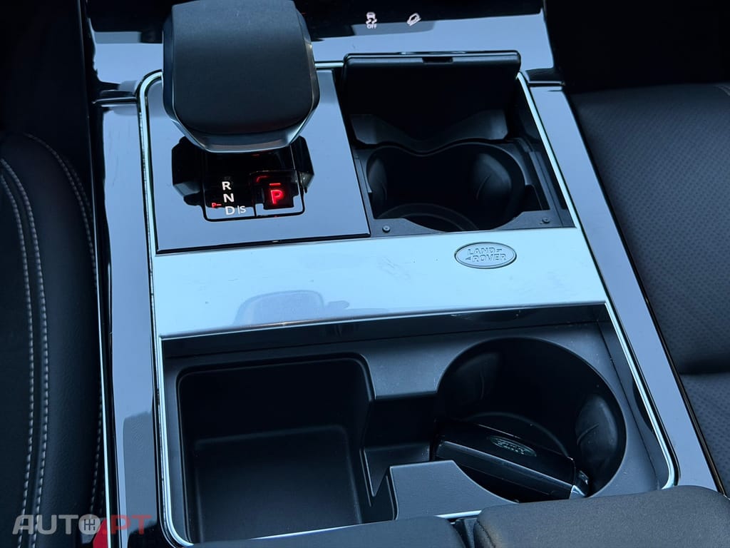 Land Rover Velar 2.0 D200 AWD R-Dynamic SE