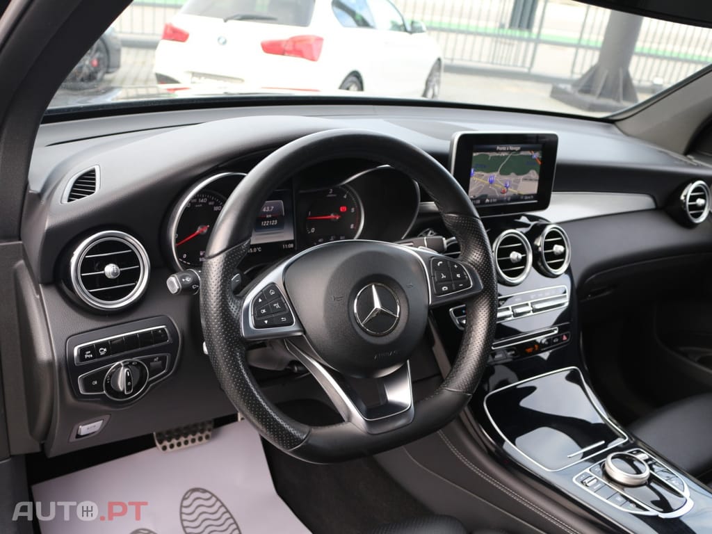 Mercedes-Benz GLC 220 D 4 Matic AMG Pack Night
