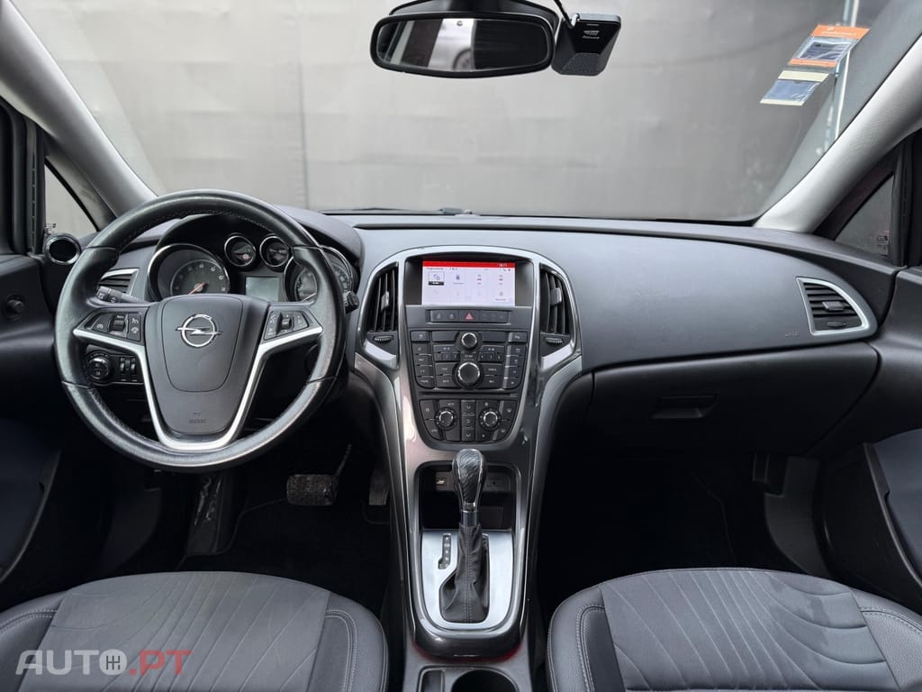 Opel Astra Automático