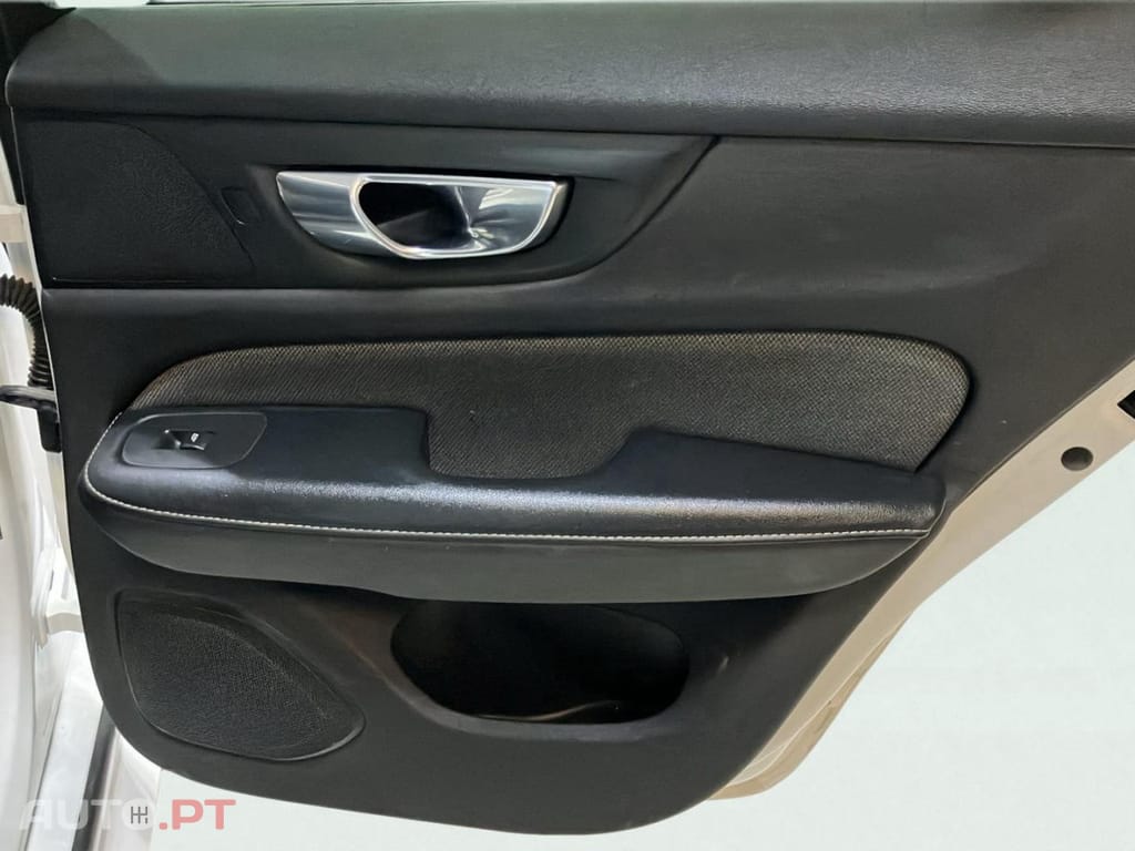 Volvo V60 2.0 T8 AWD TE R-Design