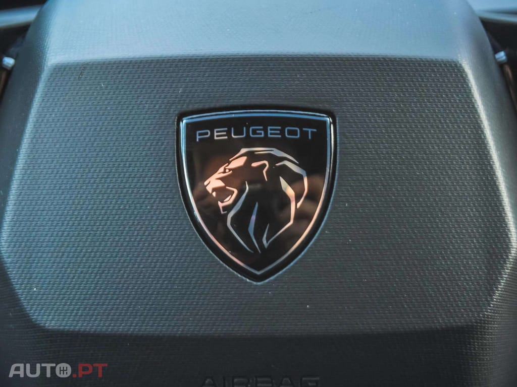 Peugeot 3008 1.2 Hybrid Allure e-DCS6