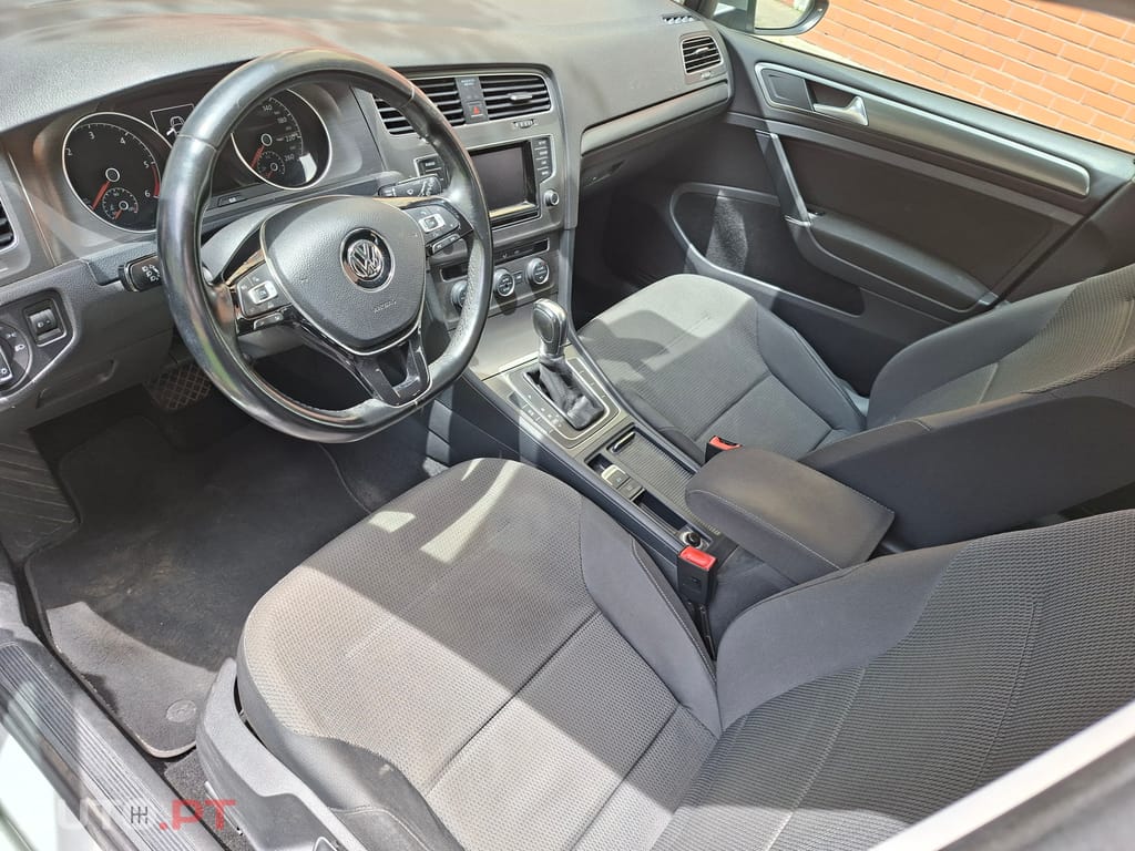 Volkswagen Golf Golf 1.5 TDI Confortline DSG