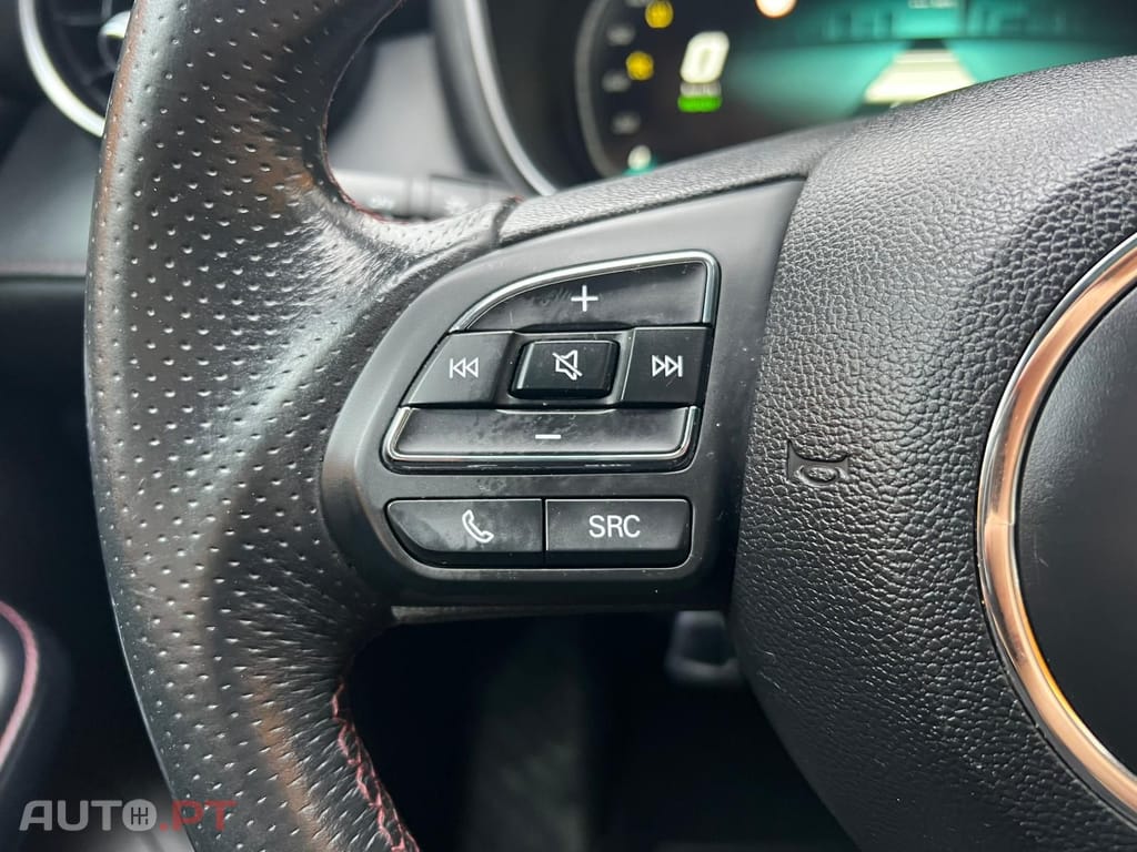 MG EHS PHEV Hybrid Luxury