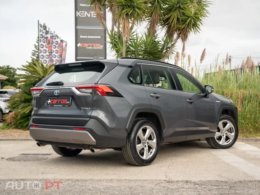 Toyota RAV4 2.5 HDF Comfort — fotografia 7