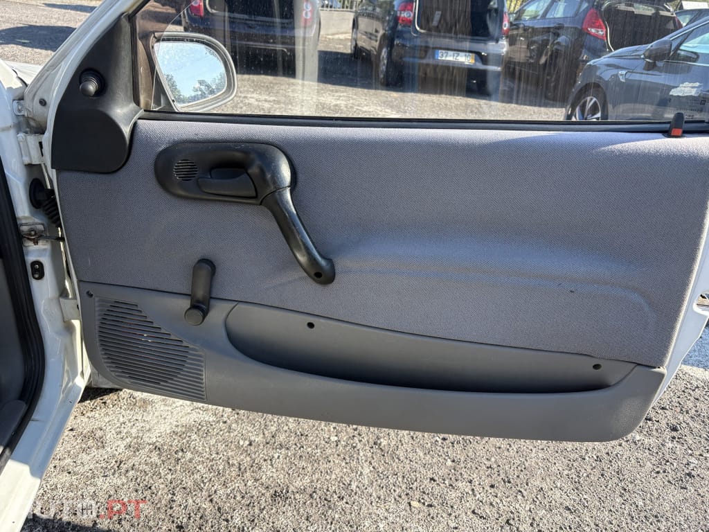 Opel Corsa 1.7 D Janelas Base