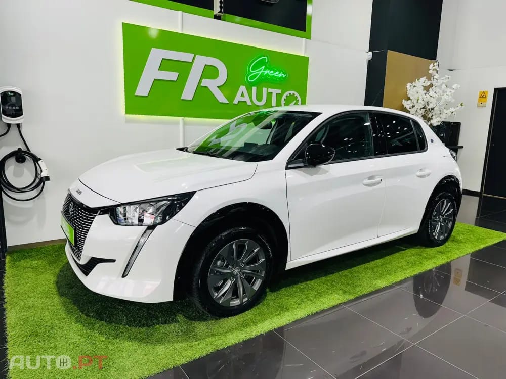 Peugeot E-208 50 kWh Style