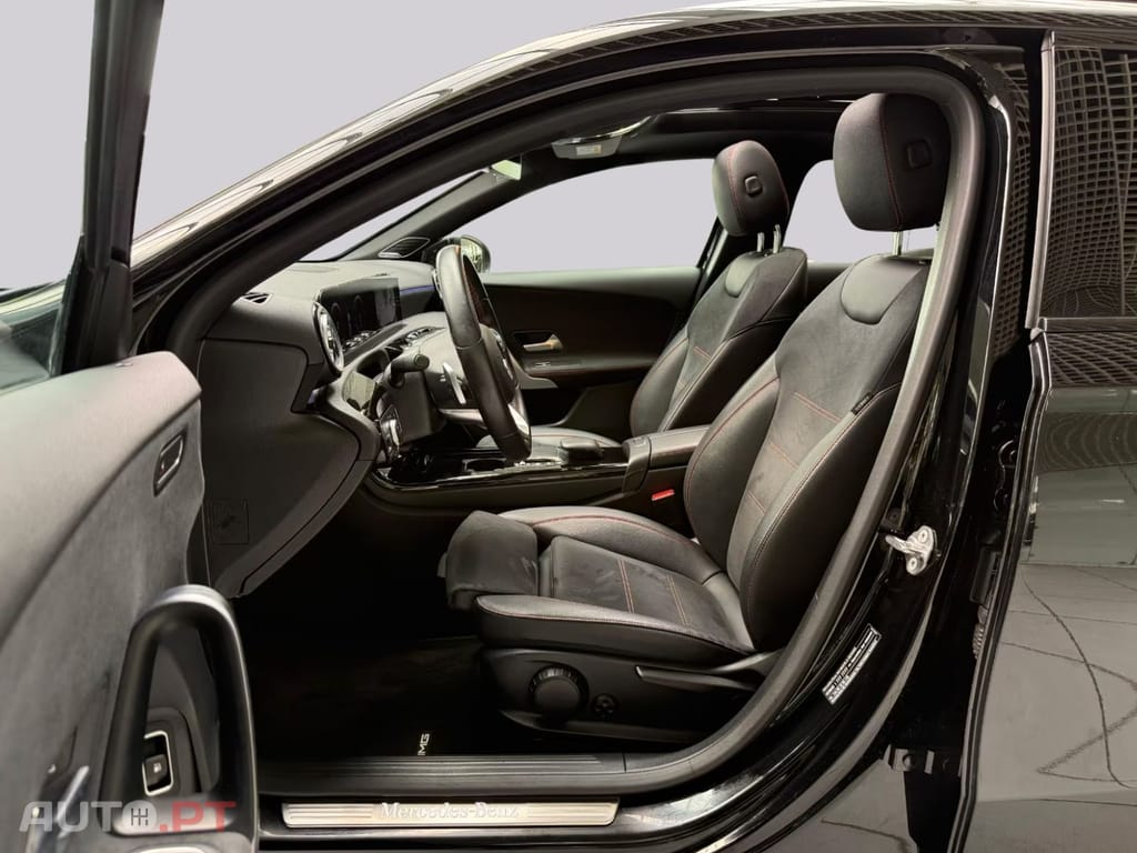 Mercedes-Benz A 250 I.V.A DEDUTIVEL e AMG