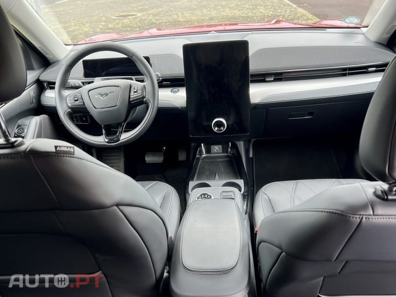 Ford Mustang Mach-E 75.7 kWh Base