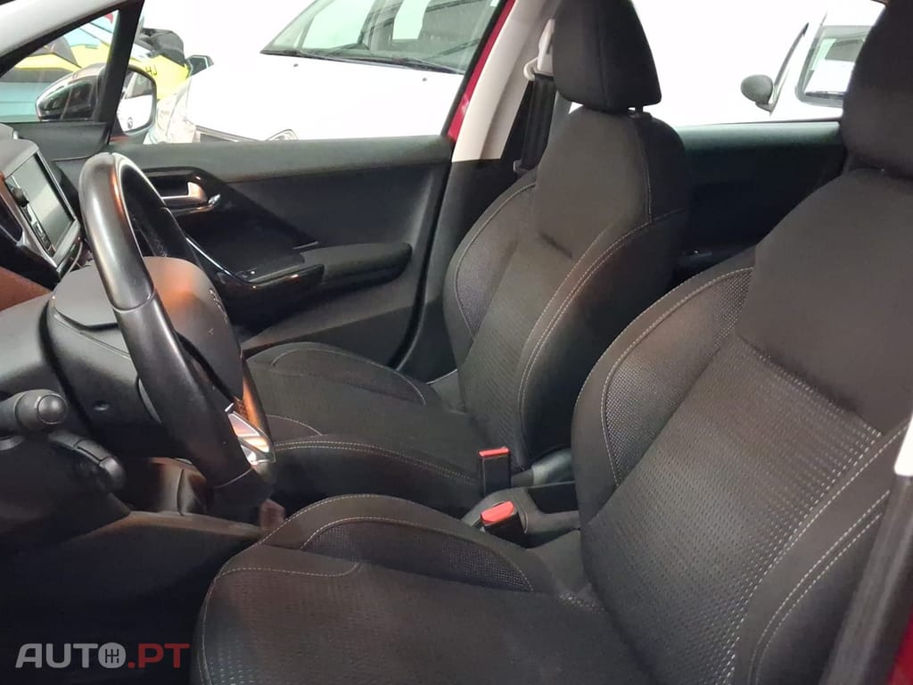 Peugeot 208 1.2 PureTech Style