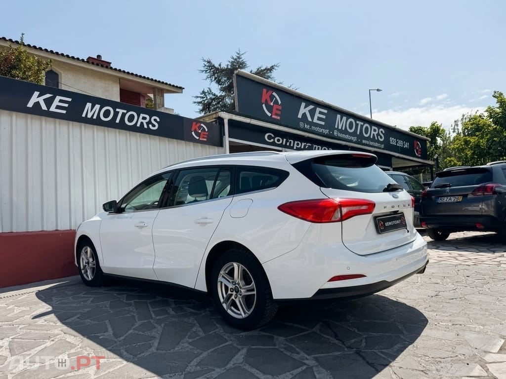Ford Focus 1.5 TDCi EcoBlue Active — fotografia 9