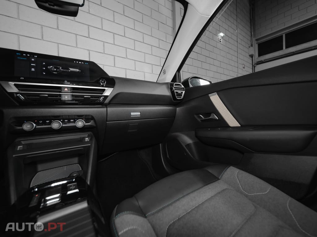 Citroen C4 X 1.2 PureTech Plus EAT8