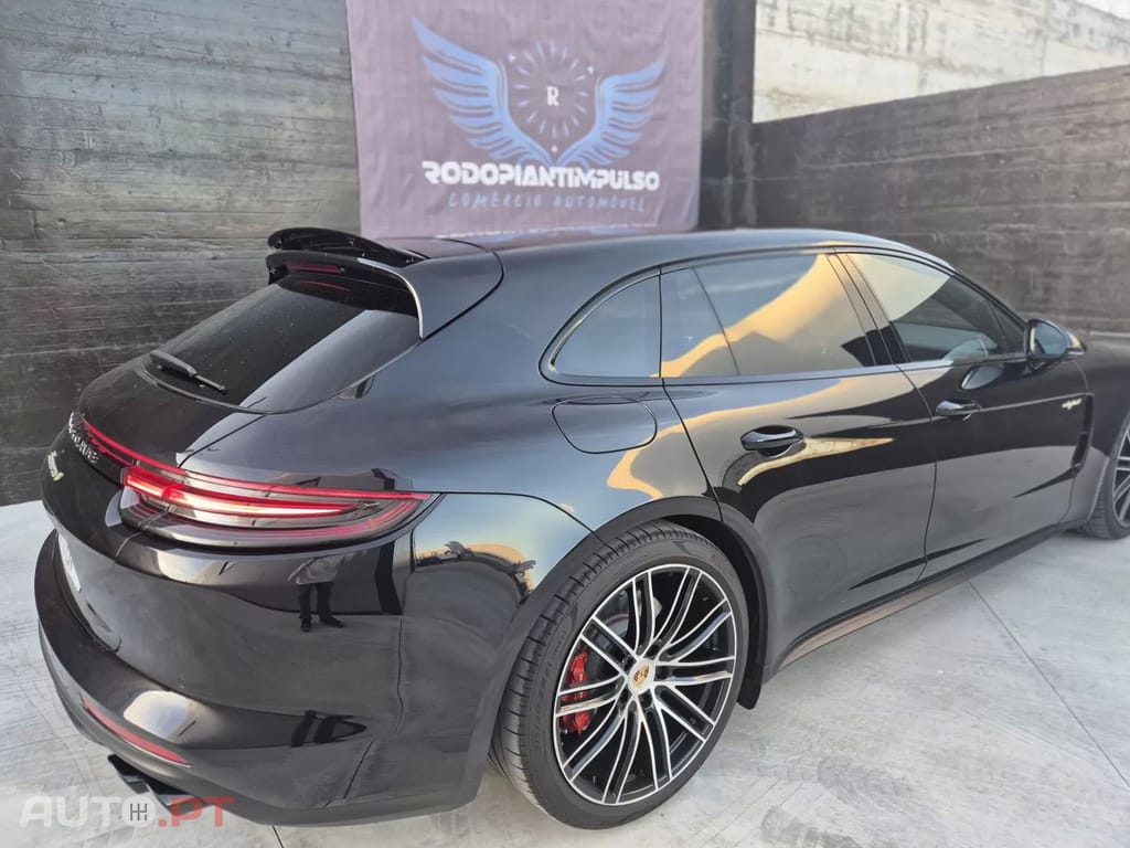 Porsche Panamera 4 E-Hybrid