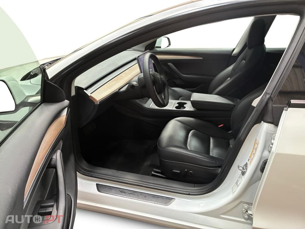 Tesla Model 3 Standard Range Plus RWD