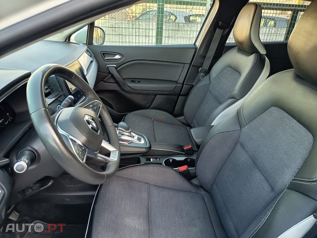 Renault Captur 1.6 E-Tech Plug-In Intens