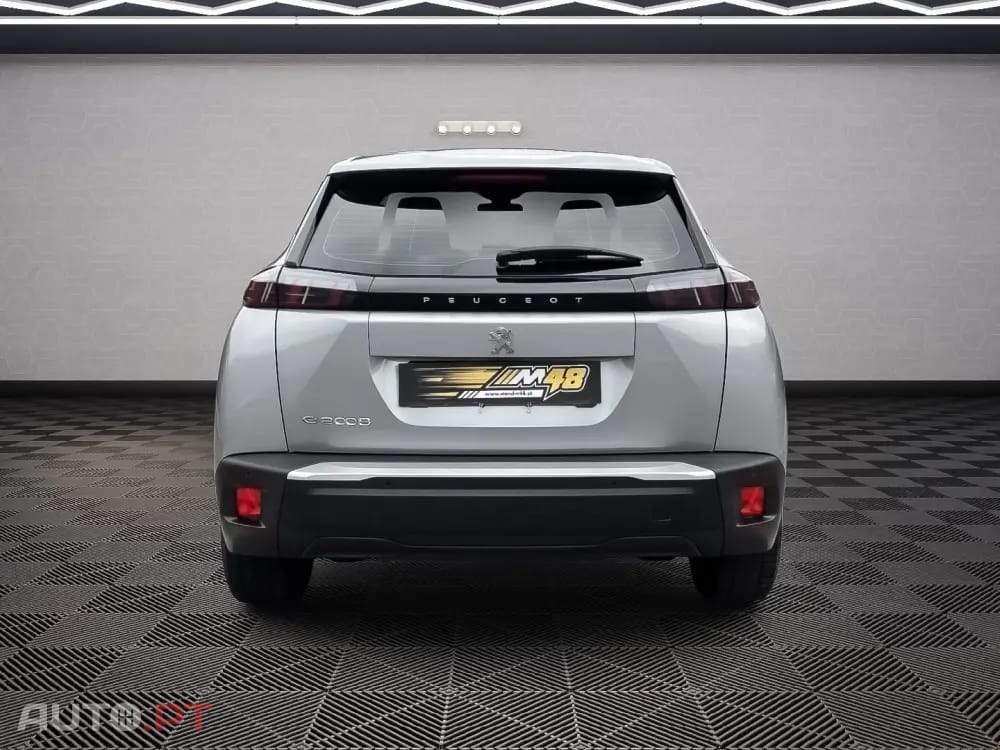 Peugeot E-2008 50 kWh Active Pack