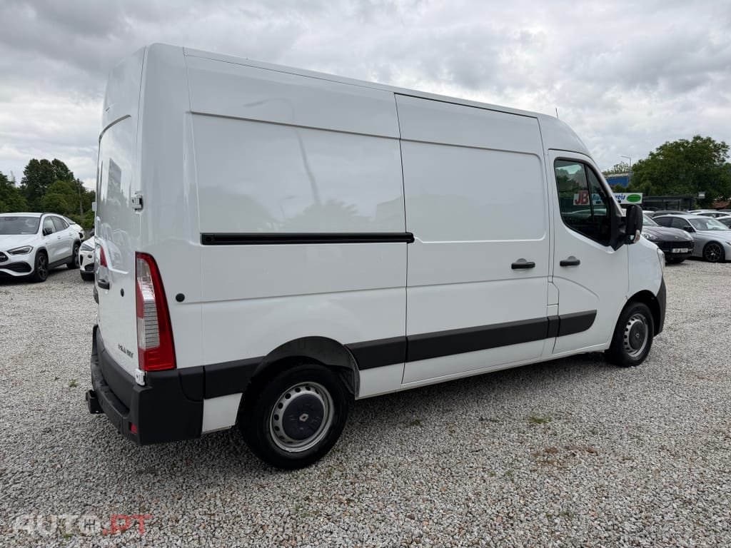 Renault Master 2.3 dCi L2H2 3.3T SS