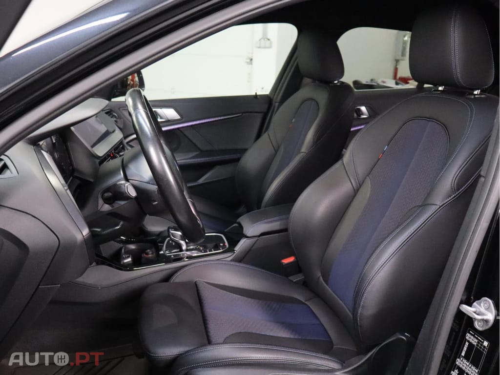 BMW 118 i Pack Desportivo M Auto
