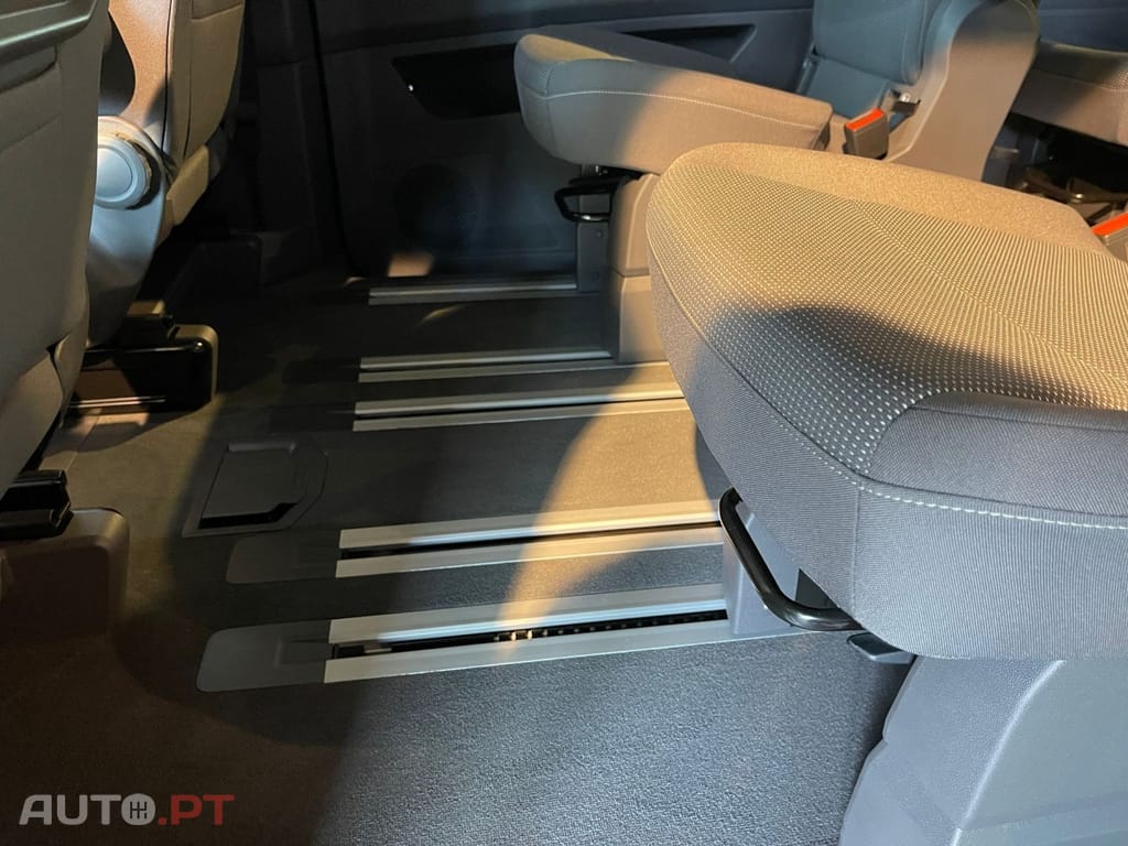 Volkswagen Multivan 2.0 TDI BM Longa Comfortline DSG
