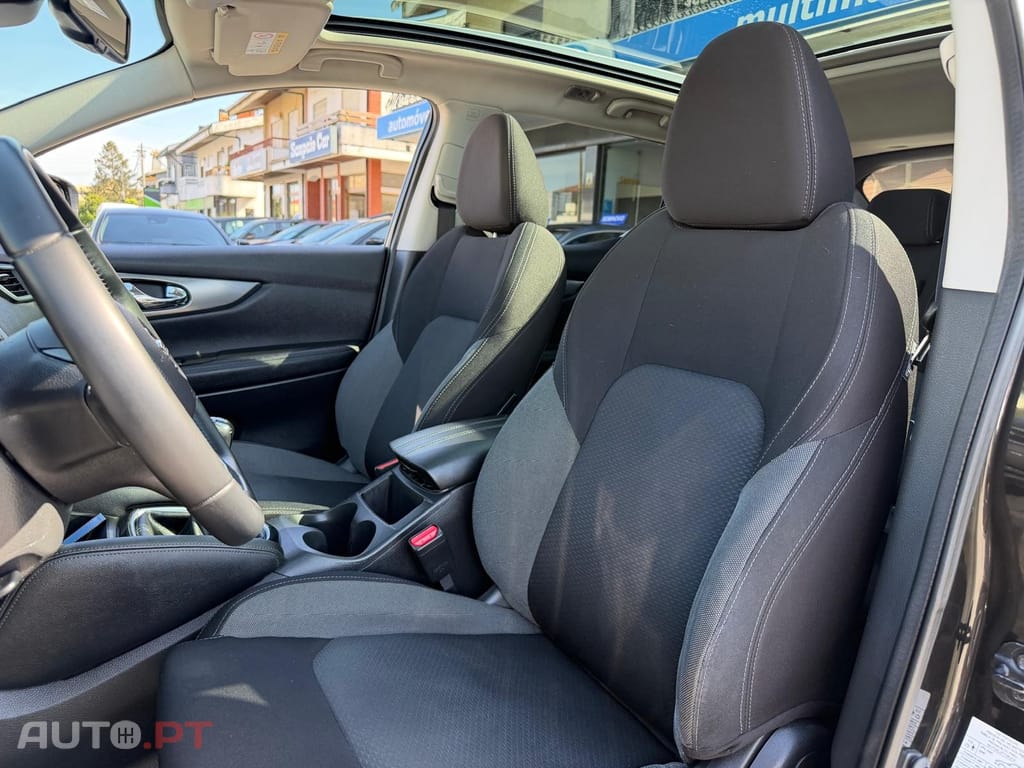 Nissan Qashqai 1.5 dCi N-Connecta J18