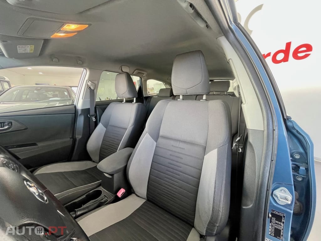 Toyota Auris 1.8 HSD Comfort