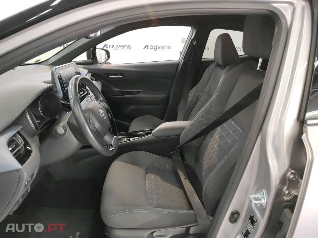Toyota C-HR 1.8 Hybrid Square Collection