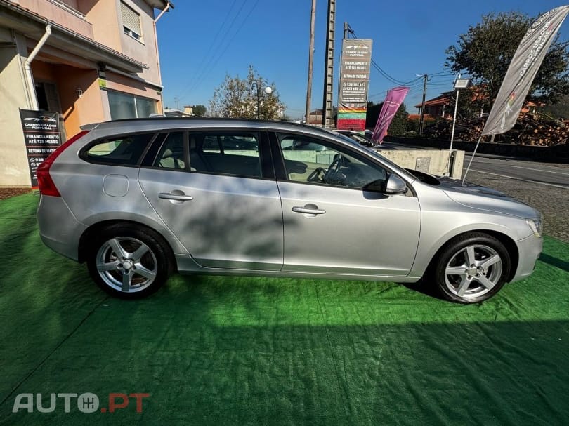 Volvo V60 1.6 D2 Drive Summum Start/Stop foto 4