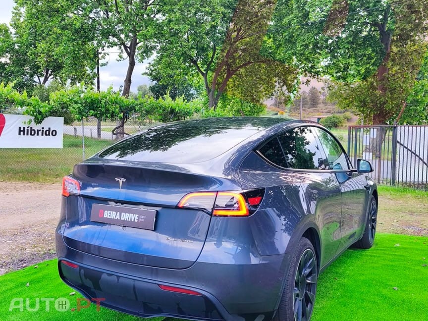 Tesla Model Y Long-Range RWD