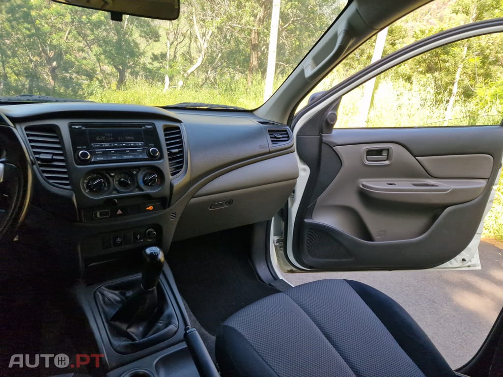 Mitsubishi L200 2.3 DI-D CD Invite 2WD
