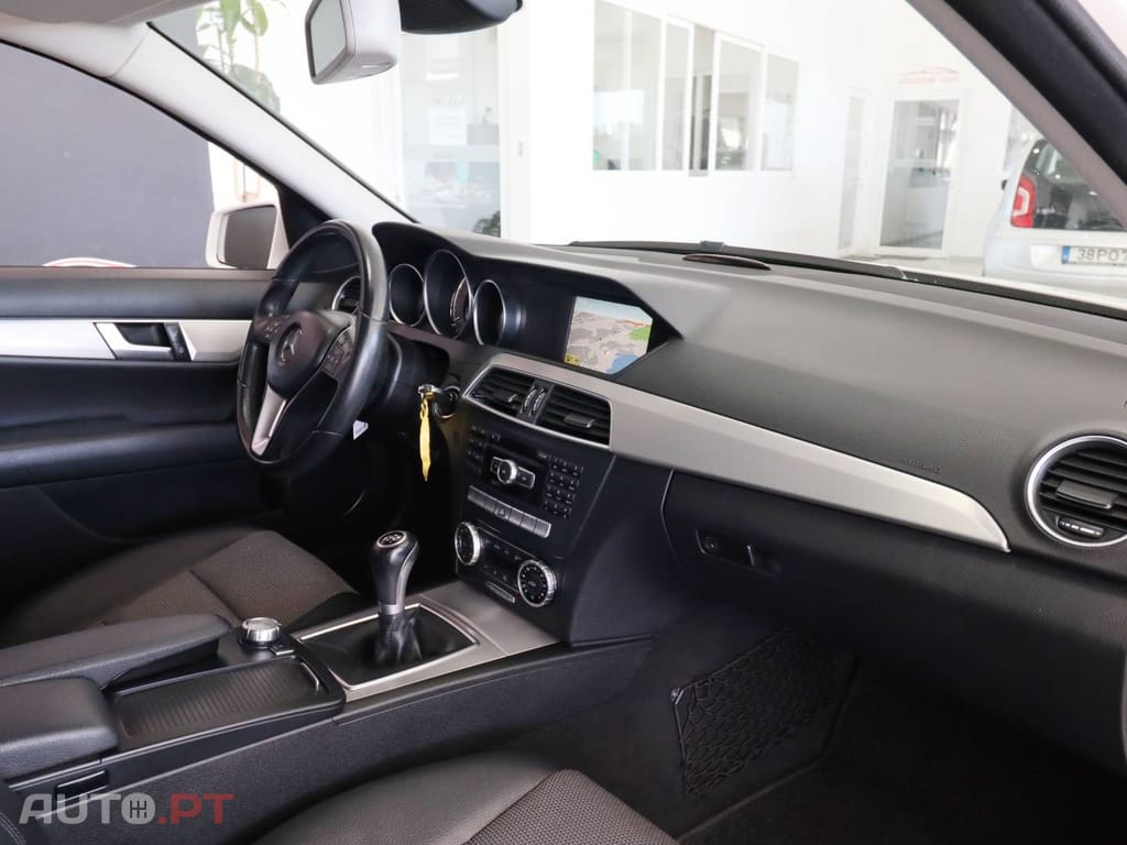 Mercedes-Benz C 220 CDi Avantgarde BlueEfficiency