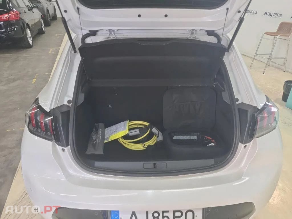 Peugeot E-208 50 kWh Allure