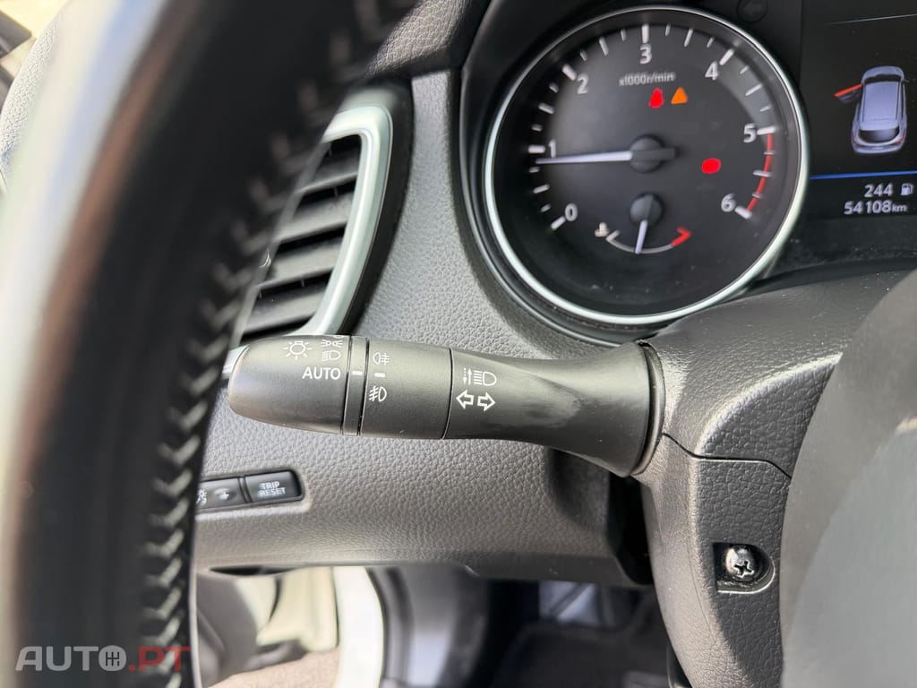 Nissan Qashqai 1.5 dCi N-Connecta J18+Led