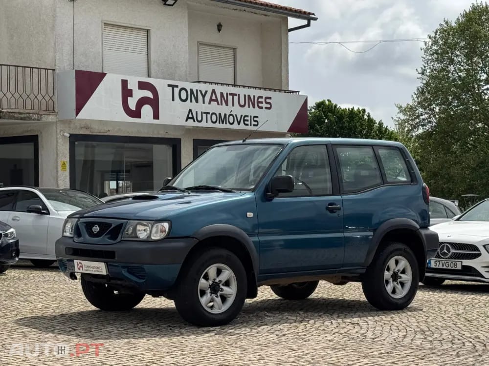Nissan Terrano Outro
